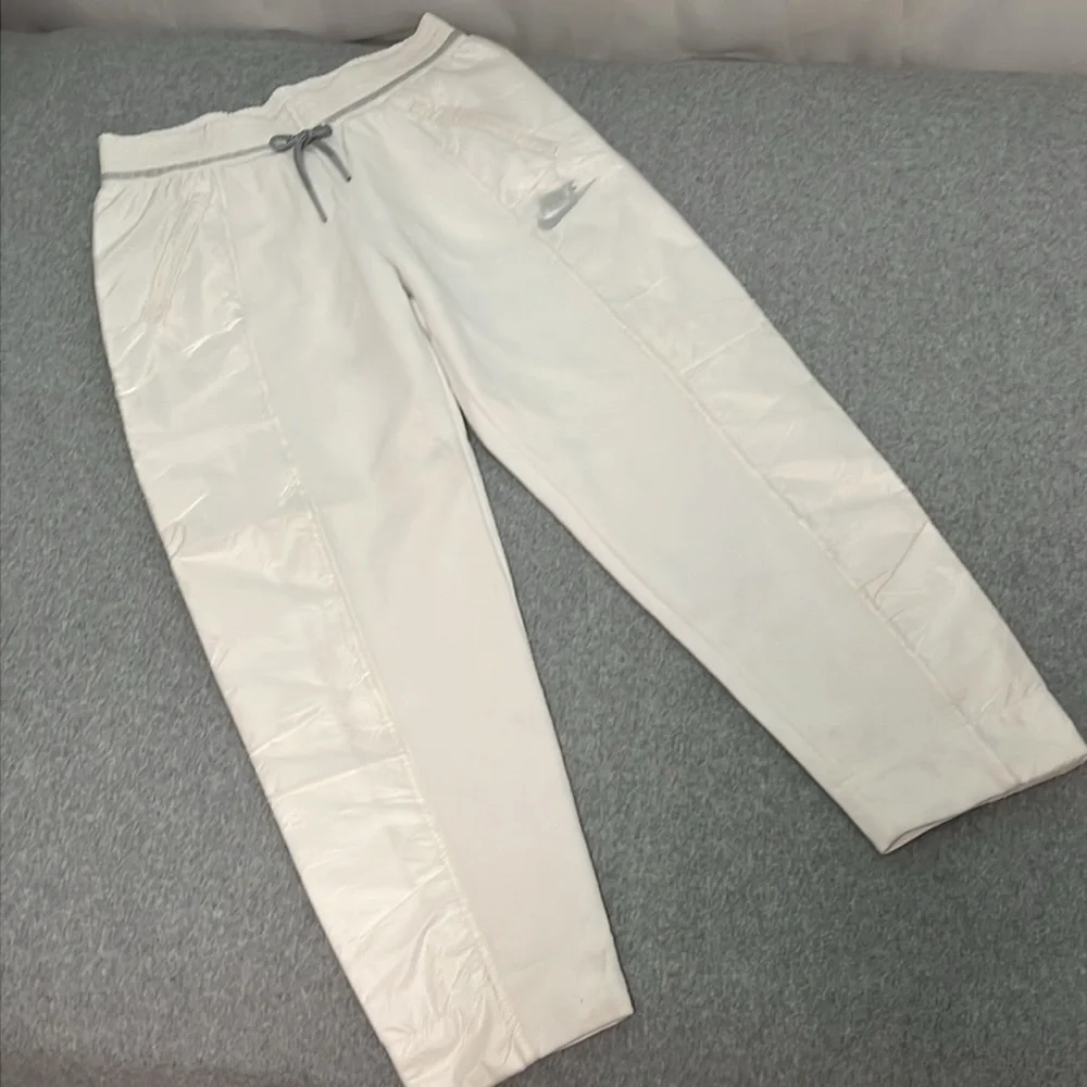 Womens Nike White Tech Fleece Splatter Sweatpants Medium Active Athleisure